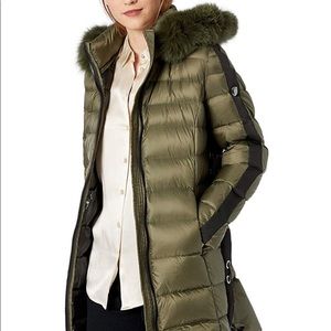 1 Madison Expedition
Fox-Fur-Trim Hooded Down Coat